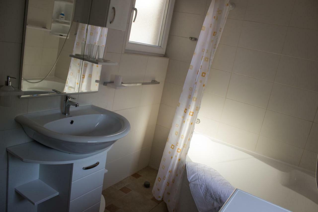 Our Way S Apartment With Airco And Own Garage ซาราเยโว ภายนอก รูปภาพ