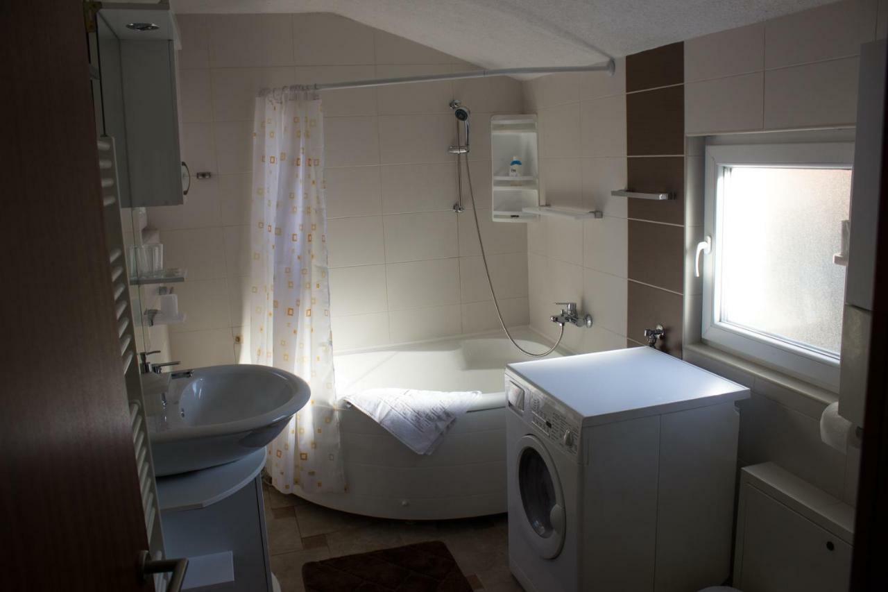 Our Way S Apartment With Airco And Own Garage ซาราเยโว ภายนอก รูปภาพ